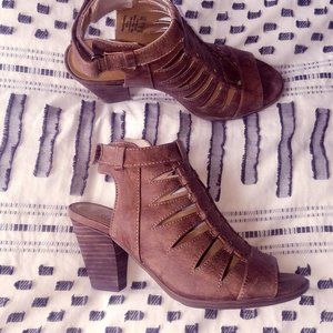 Naturalizer block heel sandal bootie size 5